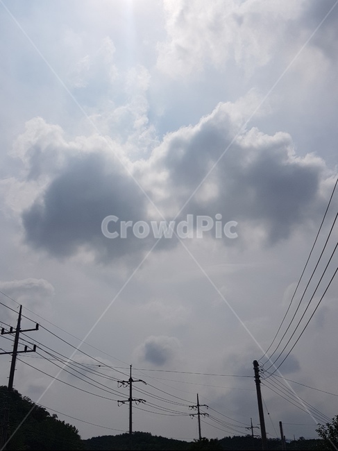구름,하늘,파란하늘,뭉게구름,전봇대,전기줄,나무,산,cloud,sky,전신주,풍경