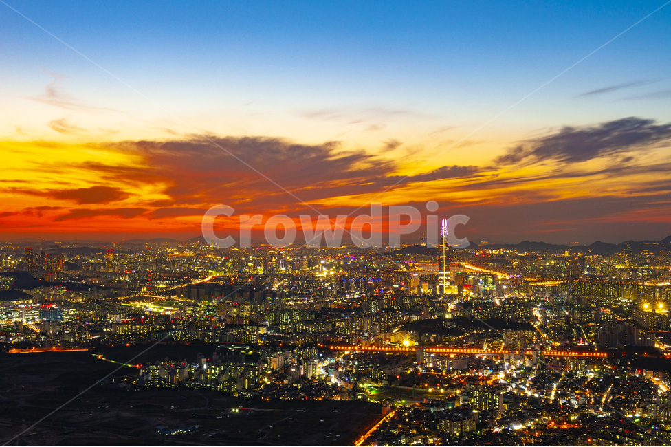 남한산성전망대,남한산성,서울전경,야경,석양,landscape,야경,밤,풍경,nightscape,night,landscape,도시,city,한국도시풍경,한국도시경관,korea cityscape,랜드마크,landmark,tourist attraction,한국랜드마크,한국관광지,한국명소,korea landmark,korea tourist attraction,경치,nature,자연,outdoors,옥외,scenery,aerial view,조감도