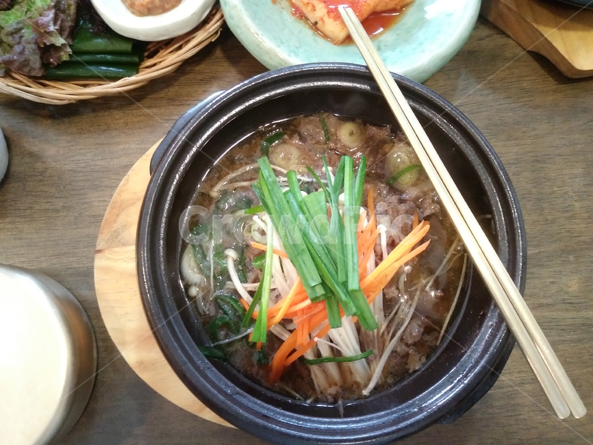 bowl,사발,meal,식사,dish,food,음식,전골,쇠고기,육류,불고기,요리,음식,식재료,요리,food,cook,meal,dishes,food reserves