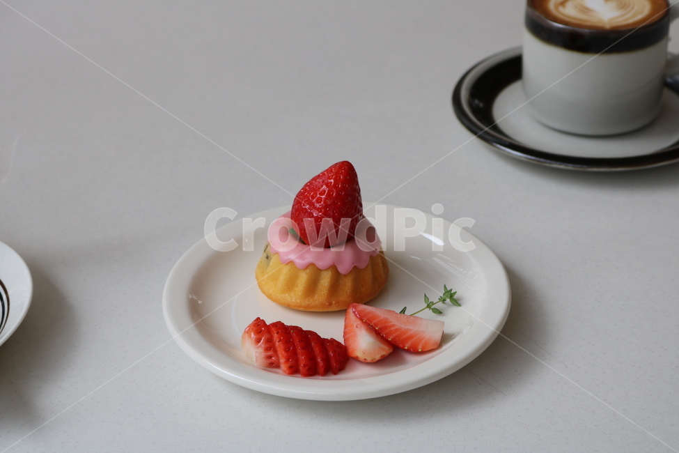 berry,fruit,plate,white,cake,table,rest,Strawberry cake,Cafe Latte,strawberry,cafelatte,food,dessert,closeup,background,coffee,tasty,fresh,sweet