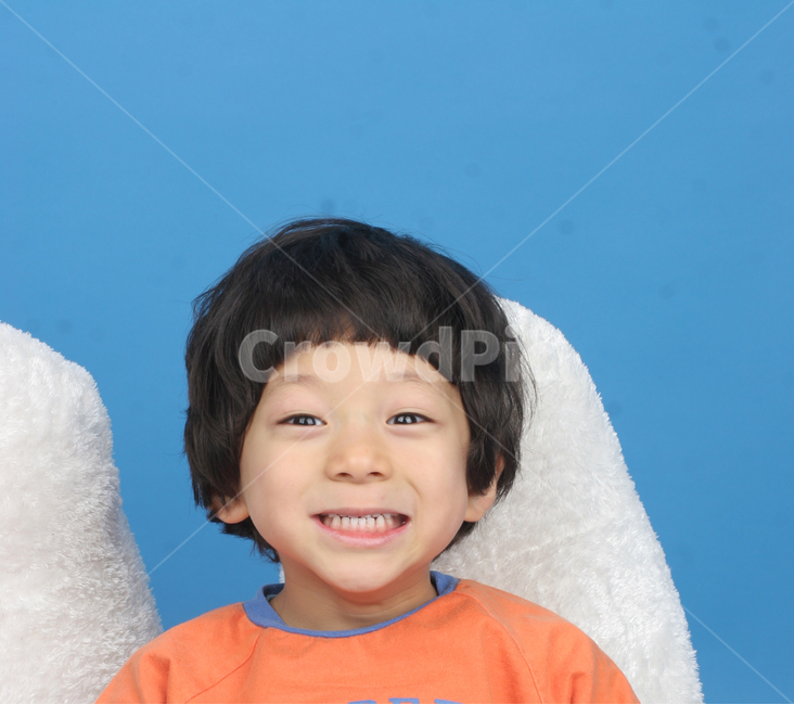 얼굴표정,남자아이,어린아이,미소,웃음,응시,관심,스마일,얼굴,사람,인물,인간,어린이,감정표현,수줍음,기분,kid,smile,human,boy,person,facial,expression,child,children,feeling,face,emotion,사람,인물,인간,human,person,얼굴표정,facial expression,face,어린이,어린아이,child,children,kid,감정표현,기분,feeling,emotion