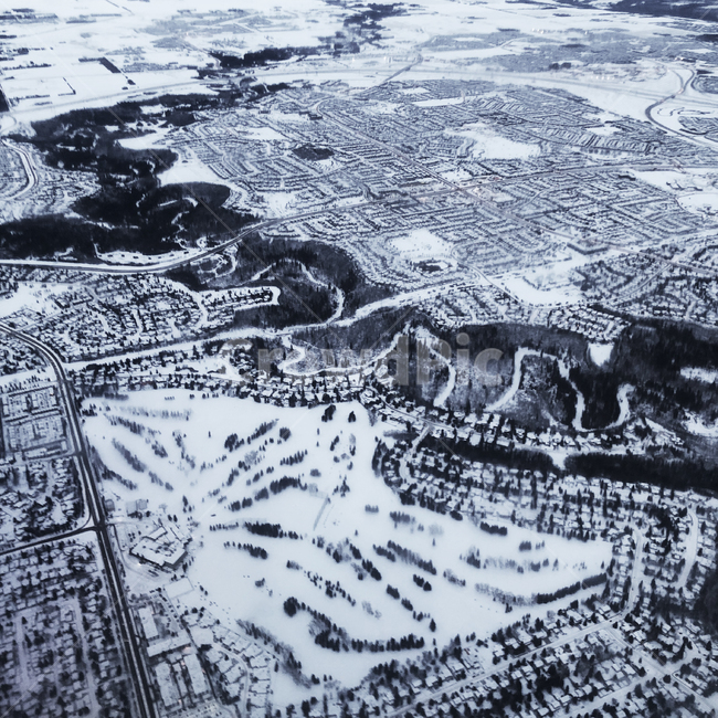 ice,nature,자연,covered,눈덮힌,마을,village,town,city,edmonton,outdoors,옥외,fantasy,frost,holiday,narue,season,snow,tranquil,한적한,조용한,특이한,unique,wondrland,winter,cold,겨울,yelloknife,lake,frozen,freezing,canada,캐나다,아이스,옐로나이프