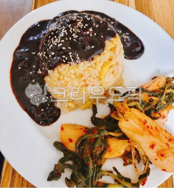 Radish kimchi,Egg Fried Rice,kimchi,cook,Jjajang Rice Bowl,food,Jjajang Sauce,meal,bachelor dance,dish,fried rice,bachelor kimchi,Jajangbap,ingredients,sesame,cooking,Sesame