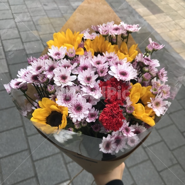 어버이날꽃,카네이션,국화,꽃다발,해바라기,분홍꽃,분홍색,축하,flower,floral,sunflower,carnation,bouquet,부케,꽃,flower,기념일,축하,anniversary,congratulation,celebrate,celebration