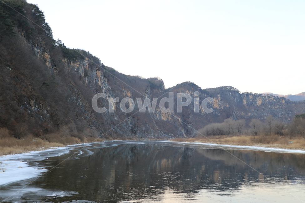 강원도,정선,동강,겨울,jeongseon,gangwondo,winter,겨울,계절,winter,season,자연,풍경,nature,landscape,한국자연풍경,한국자연경관,korea nature landscape,outdoors,옥외,water,물