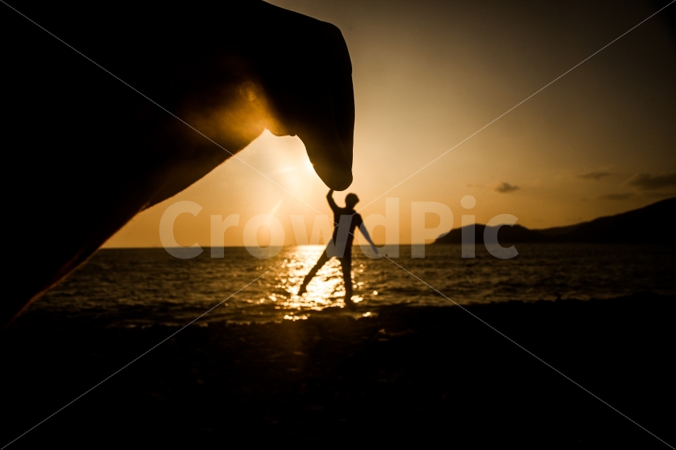 태양,해,햇빛,일출,바다,자연,풍경,그림자,역광,실루엣,sun,sunrise,sunlight,sea,nature,landscape,shadow,silhouette,해변,바다,beach,sea,사람,인물,인간,human,person,인물실루엣,사람실루엣,character silhouette,human silhouette,flare,플레어,light,빛