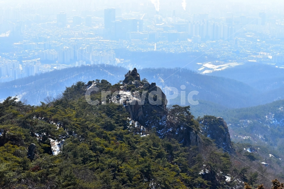 관악산,풍경,겨울,자연,눈,스포츠,등산,산행,nature,snow,겨울풍경,느낌,아름다운,신비로운,경이로운,기암,바위,암봉,암릉,다큐,필,힐링,명산,landscape,winter,season,트레킹,100대명산,인기명산,조망,전망,정부청사,6봉,수목원능선,바윗길,암릉길,명품송,소나무,한국자연풍경,한국자연경관,korea,관양능선,팔봉능선,국기봉,겨울,계절,winter,season,자연,풍경,nature,landscape,한국자연풍경,한국자연경관,korea nature landscape,outdoors,옥외,scenery,경치