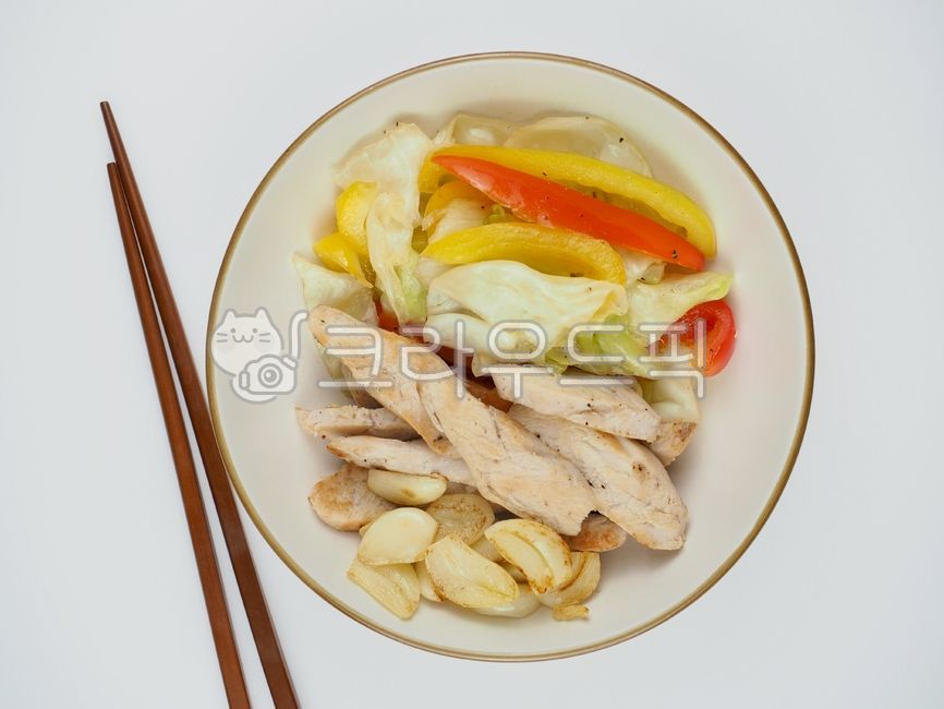 닭가슴살구이,닭가슴살,반찬,닭가슴살스테이크,닭고기,닭고기요리,고기,음식,식사,요리,다이어트식품,점심,저녁식사,저속노화식단,채소,파프리카,혼합,젓가락,단백질,grilledchickenbreast,chickenbreast,sidedish,chicken,chickendish,meat,food,meal,cooking,마늘