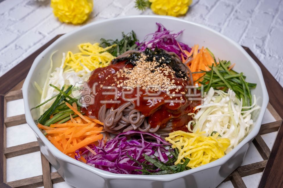 cabbage,red cabbage,cucumber,Makguksu,noodle,vegetable,food,Bibim Makguksu,Bibim Noodles,carrot