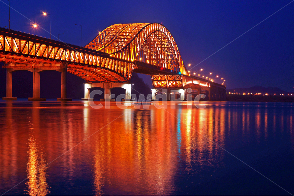 night view,Han River Bridge,reflection,light,Arch Trust Bridge,bridge,Banghwa Bridge,Han River