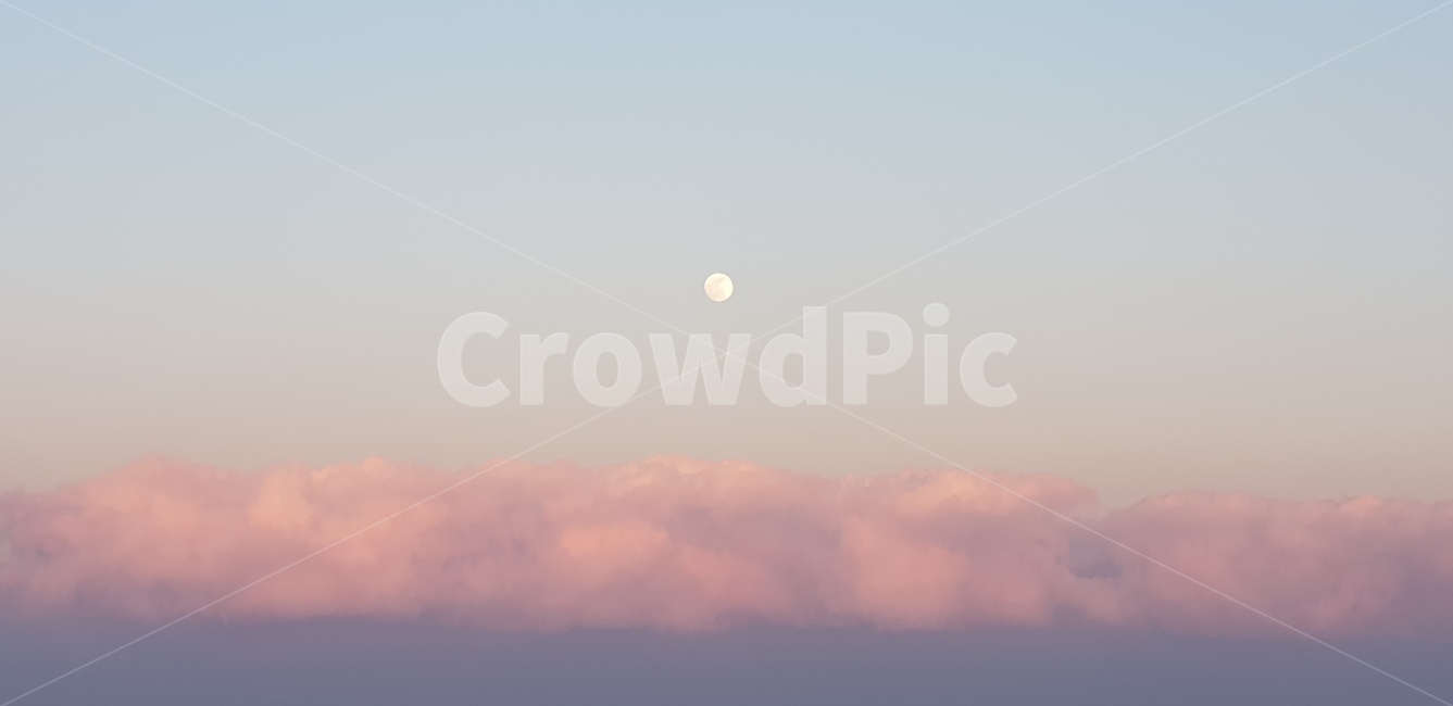 구름,하늘,달,보름달,moon,cloud,sky,fullmoon,자연,풍경,nature,landscape,색깔,색상,색채,색감,color sense,color sensitivity,feeling of color,outdoors,옥외