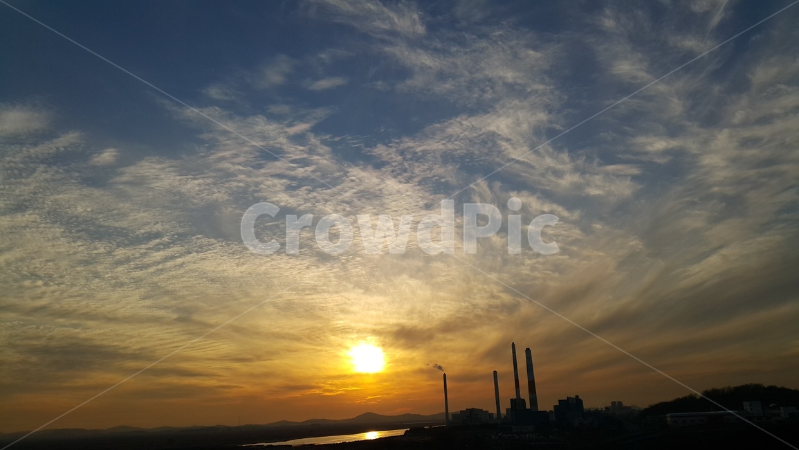 노을,하늘,구름,파랑,태양,sunset,sky,cloud,blue,sun,자연,풍경,nature,landscape,outdoors,옥외,light,빛,flare,플레어