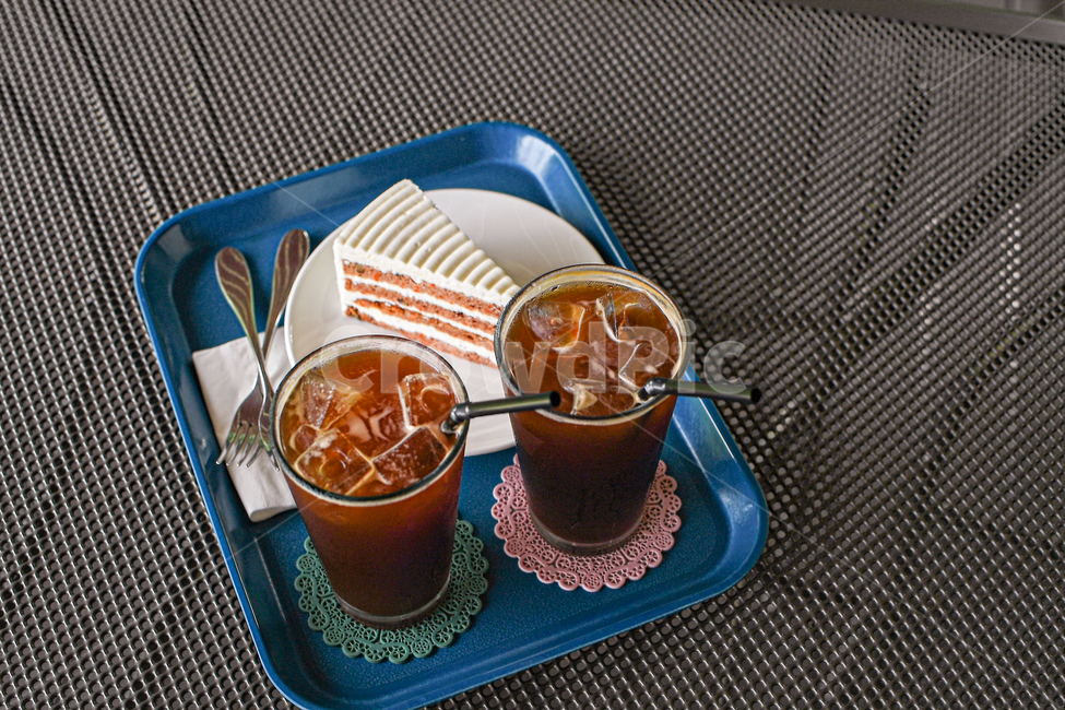 카페,여유,아이스커피,아이스아메리카노,디저트,당근케이크,맛있는,시원한커피,icecoffee,americano,cake,carrotcake,sweet,달콤한,디저트,간식,후식,dessert,snack,커피,카페,coffee,cafe