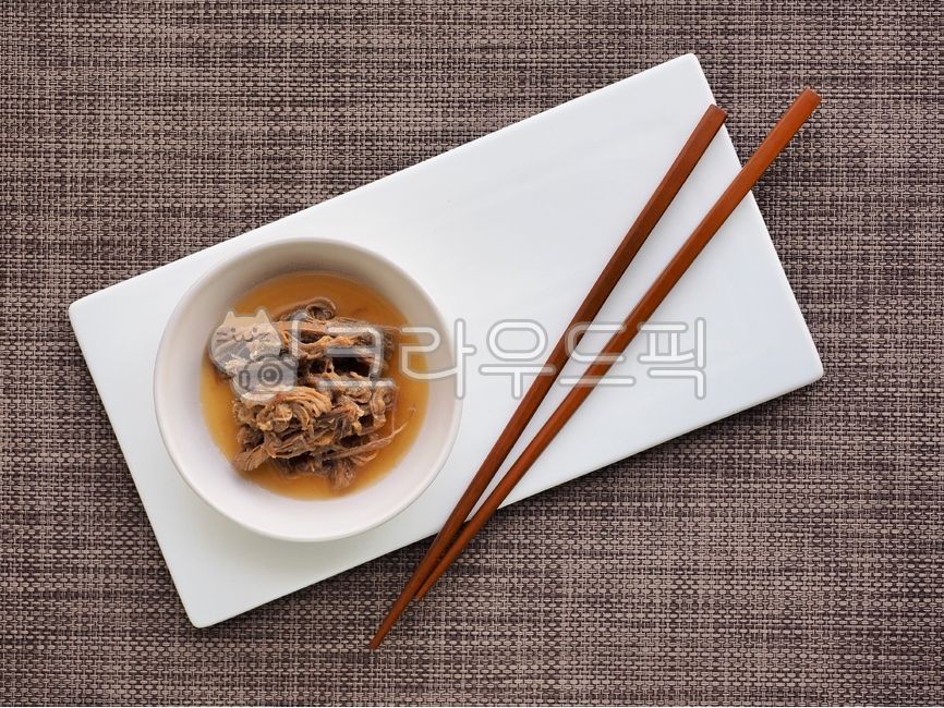 beefstew,beef dish,soy sauce,sidedish,beef,sauce,side dish,beefdish,Korean food,protein,Beef,cooking,braised soy sauce,koreanfood,jangjorim,cuisine,dinner,food,braised beef in soy sauce,meal,background,meat,soysauce
