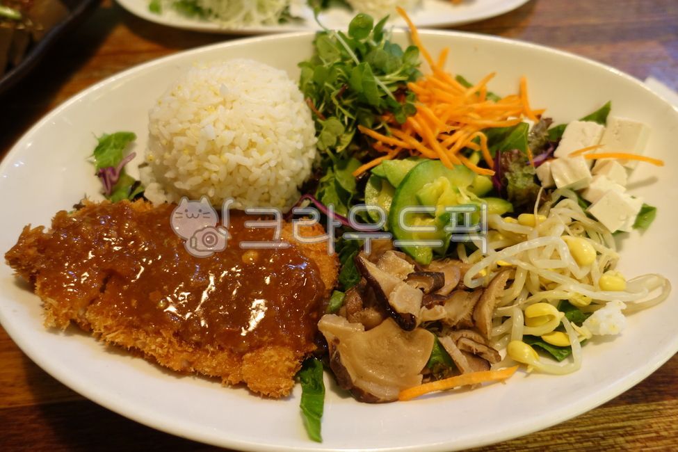 donkatsu,koreandish,porkcutlet,Pork cutlet bibimbap,bibimbap,Korean,pork cutlet,cooking,food,koreanfood