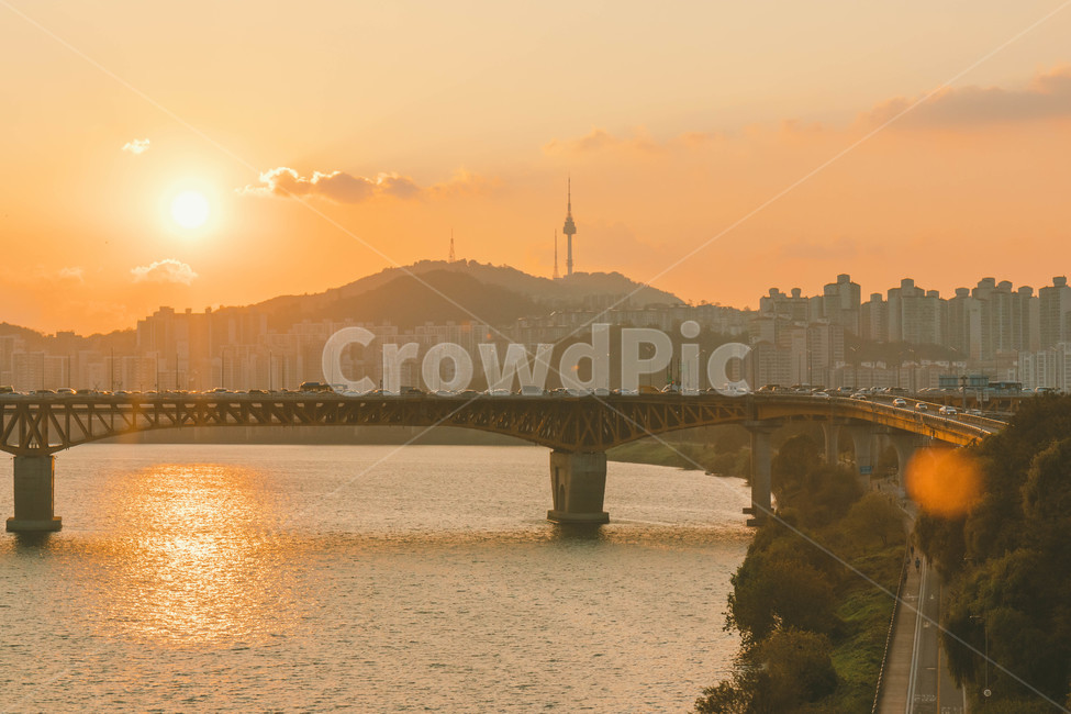 노을,서울,따뜻함,해질녘,빛,light,플레어,flare,다리,하늘,photo,sunset,landscape,풍경,색감,한국도시풍경,한국도시경관,korea cityscape,교통,교통수단,traffic,transportation