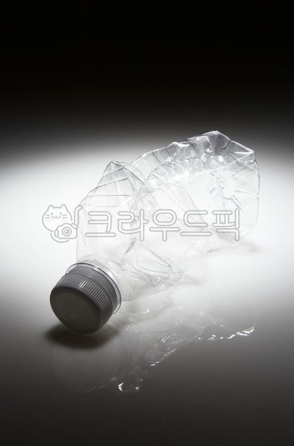 waste of resources,empty bottle,Water bottle,Resource saving,bottle,environmental protection,disposable,polyethylene,trash,plastic,Pollution,waterbottle,light,recycle,Separate collection,disposable products,plastic bottle,pet