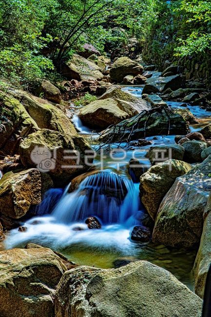 forest,boulder,Sapae Mountain,scenery,branch,summer,scene,mountain climbing,rock,mountain valley,Hoeryong Station,view,mountain,Korean nature,sight,Korean natural scenery,wood,gyeonggido,Korean landscape,nature,tree,Hoeryonggol,water,outdoor,Northern Gyeo