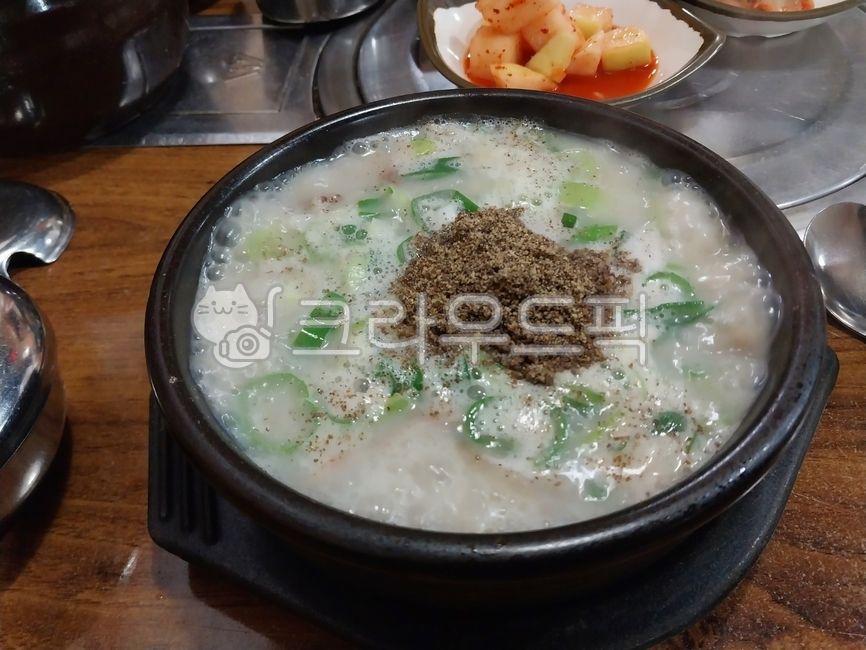 Head meat soup and rice,food,Gukbap,Sundae Gukbap
