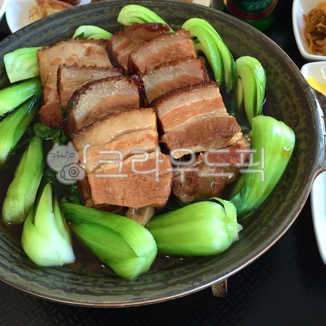 동파육,청경채,중국요리,돼지고기,고기,야채,vegetable,중식당,chinesefood,돼지고기찜,찜,steamed,pork,meat,음식,요리,식사,food,dish,meal,맛있는,delicious,tasty,yummy,저녁식사,dinner,파티,party,술안주