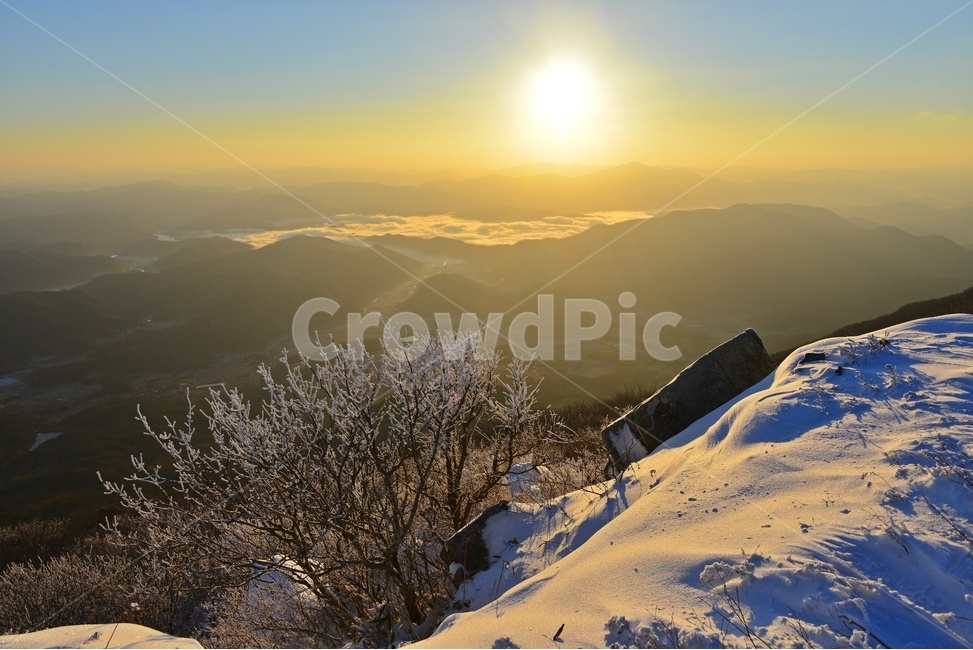 nature,자연,outdoors,옥외,dawn,새벽,sky,하늘,redsky,붉은하늘,light,빛,flare,플레어,sunrise,해돋이,상고대,무등산,무등산누애봉,누애봉,무등산설경,누애봉일출,무등산일출,여명,아침,자연,풍경,nature,landscape