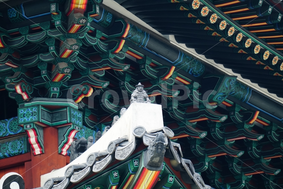한국,대한민국,한국적인,한국전통,한국역사,한국문화,역사,전통,문화,한옥,건물,건축,토목,목공,서울,korea,seoul,남대문,숭례문,조선,조선시대,조선왕조,한양,한양도성,도성,castle,culture,문화재,국보1호,국보,처마,지붕,조각,동상,기와,스냅,스냅사진,스넵,스넵사진,snap,snapshot,연꽃무늬,잡상,와제,토우,무늬,문양,전통문양,전통무늬,유적,유적지,히스토리,history,한성,용마루,추녀마루,내림마루,10신상,단청,건축물,건물외관,exterior,building,structure,architecture,construction,한국전통,한국문화,korean traditional,korean culture