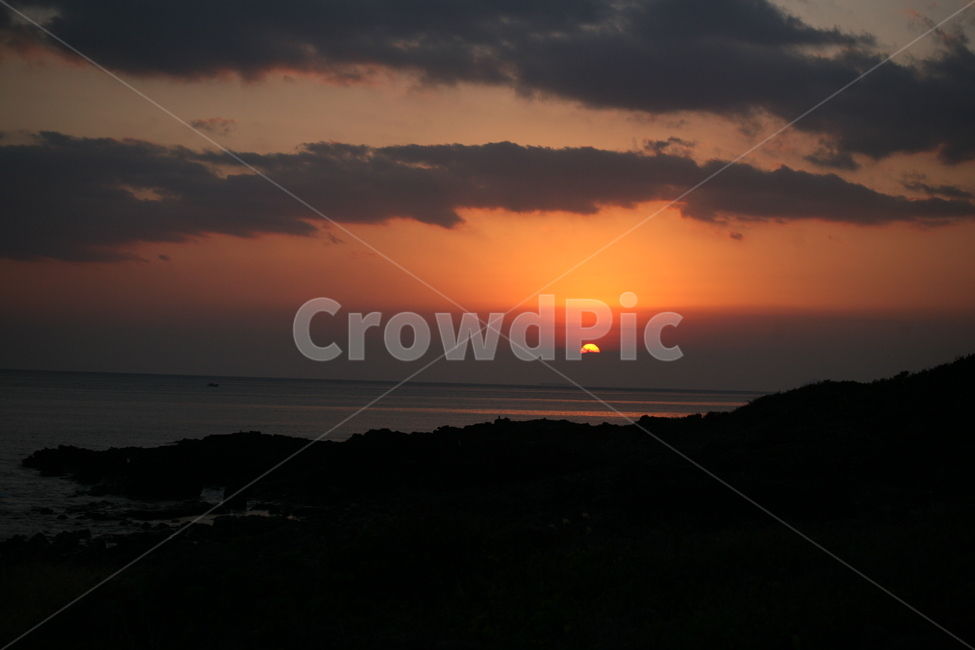 일출,제주도바다,제주도일출,해돋이,하늘,태양,해,자연,풍경,nature,landscape,outdoors,옥외,sunlight,햇빛,dusk,황혼,sunset,일몰,dawn,새벽,sky,red sky,붉은 하늘