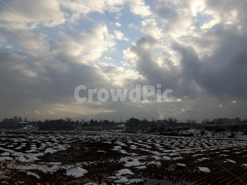 겨울,풍경,자연,밭,하늘,구름,눈밭,nature,sky,snow,눈,winter,겨울,계절,winter,season,자연,풍경,nature,landscape,weather,날씨,outdoors,옥외,cumulus,적운,cloud,ground,바닥