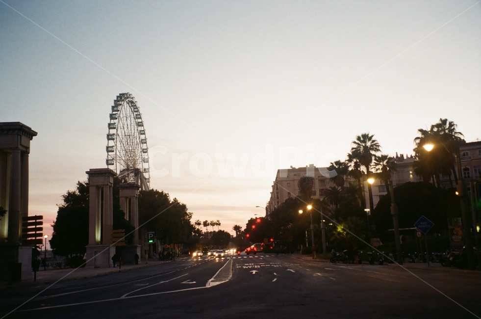 스페인,말라가,해질녘,선셋,관람차,도로,spain,malaga,sunset,노을,일몰,도시,풍경,city,landscape,해외,외국,세계,foreign,oversea,world,세계도시풍경,해외도시풍경,외국도시풍경,world cityscape,road,asphalt,아스팔트