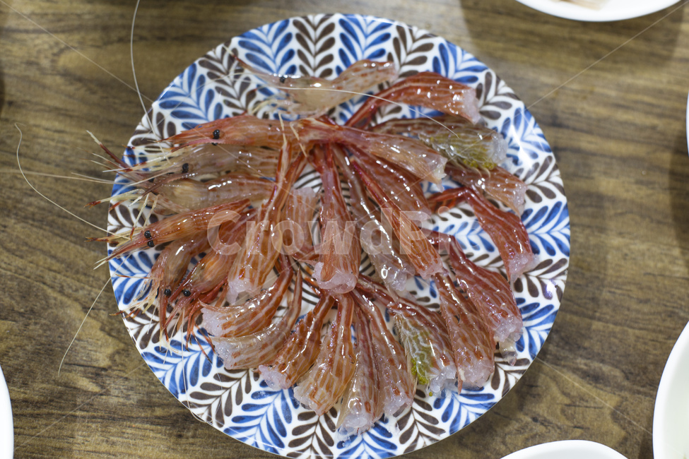 새우,꽃새우,해산물,수산물,해물,독도새우,갑각류,회,접시,테이블,꽃새우회,음식,식재료,요리,food,cook,meal,dishes,food reserves,수산물,해산물,fishery products,seafood,한식,한국음식,한국요리,korean food,korean dishes,korean meal,korean cook