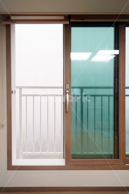 창문,날씨,안개,베란다,아파트,weather,옥외,fog,outdoors,인테리어,실내디자인,interior design