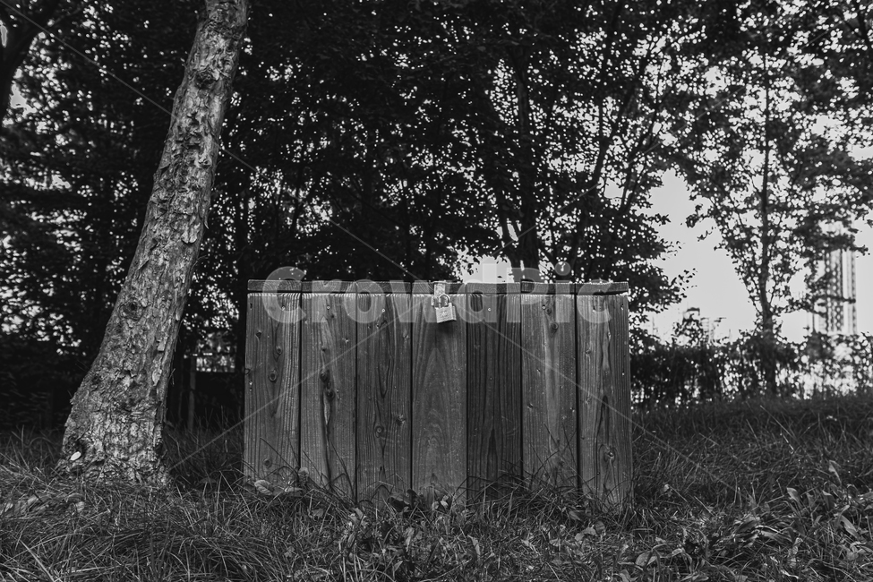 box,상자,의문의상자,자물쇠,흑백,black,흑백,모노톤,monochrome,black and white