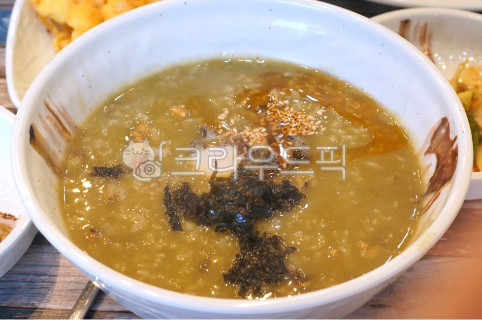 전복죽,죽,해물죽,전복내장죽,초록색죽,abalonericeporridge,greenfoods,jeonbogjug,kfood,abaloneporridge,아침밥,breakfast,음식,food,요리,플레이팅,foodpresentation,plating