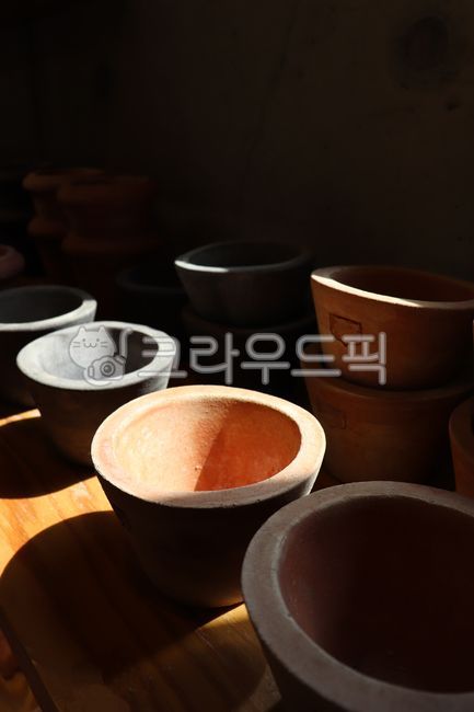 토기,화분,이태리토분,토분,토분진열,그림자