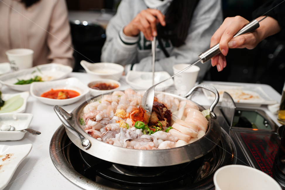 전골,한식,냄비,안주,먹거리,요리,식사,국물,meal,food,해물,음식