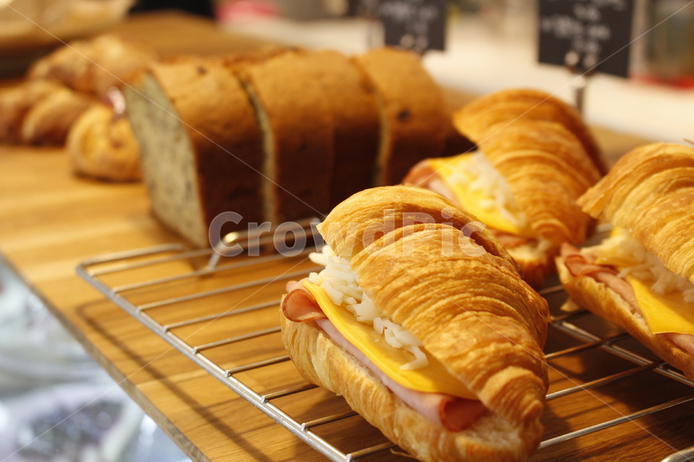카페,디저트,빵,크로아상,햄과치즈,샌드위치,음식,식재료,요리,food,cook,meal,dishes,food reserves,빵,bread