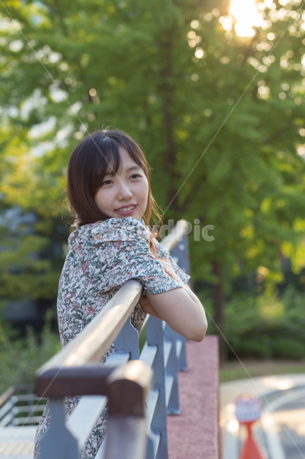 한국,여대생,아름답다,웃음,학생,대학교,젊음,여성,한사람,낭만,청춘,여성,여자,woman,female,lady
