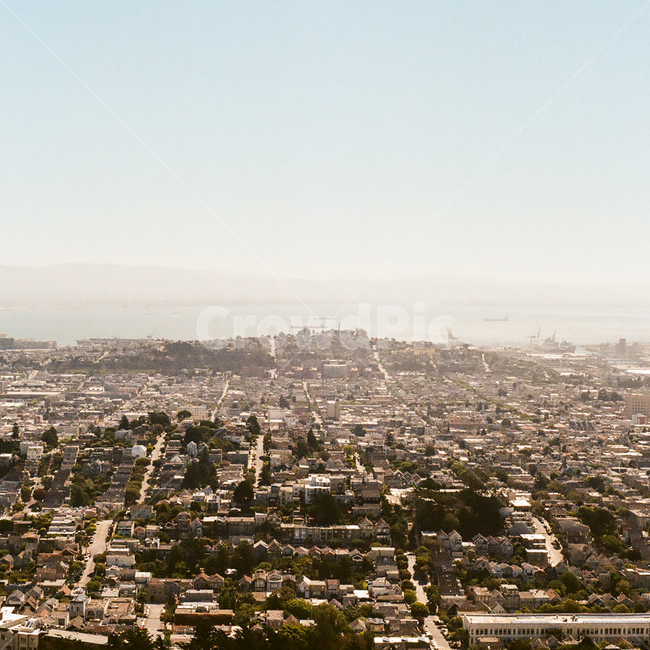 country,usa,foreign countries,ship,building,oversea,healing,road,cityscape,california,touristattraction,skyscrapers,traffic,town,tourist destination,relaxation,twinpeaks,downtown,California,film,feeling,analog,vintage,neighborhood,fog,city,watercraft,scen
