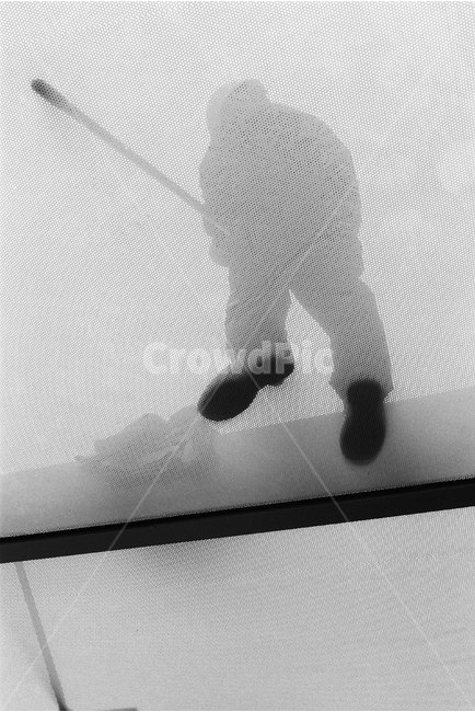 유리,인부,흑백,그림자,실루엣,사람,인물,인간,human,person,인물실루엣,사람실루엣,character silhouette,human silhouette,흑백,모노톤,monochrome,black and white