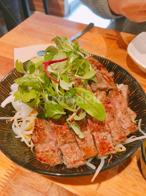 덮밥,스테이크,스테이크덮밥,일식,돈부리,음식,식재료,요리,food,cook,meal,dishes,food reserves,육류,고기,meat,일식,일본음식,일본요리,Japanese food,Japanese dishes,Japanese meal,Japanese cook