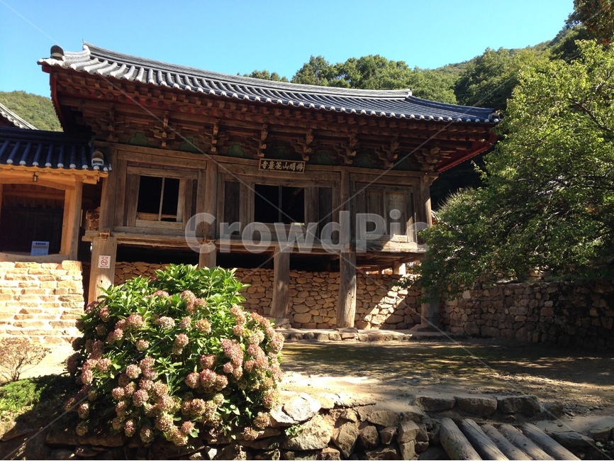 화암사,우화루,사찰,원효대사,의상대사,건축구조,목조건물,불명산,hwaamsa,temple,woodenbuilding,한국전통,한국문화,korean traditional,korean culture,종교,신앙,religion,belief,faith,건축물,건물외관,exterior,building,structure,architecture,construction