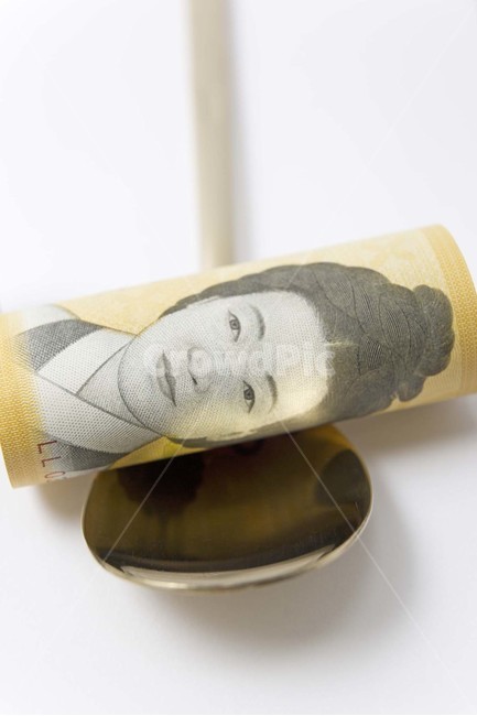돈,금수저,권력,흙수저,한국,지폐,숟가락,동전,spoon,money,금융,돈,finance,banking,money,연출,컨셉,콘셉,direction,concept