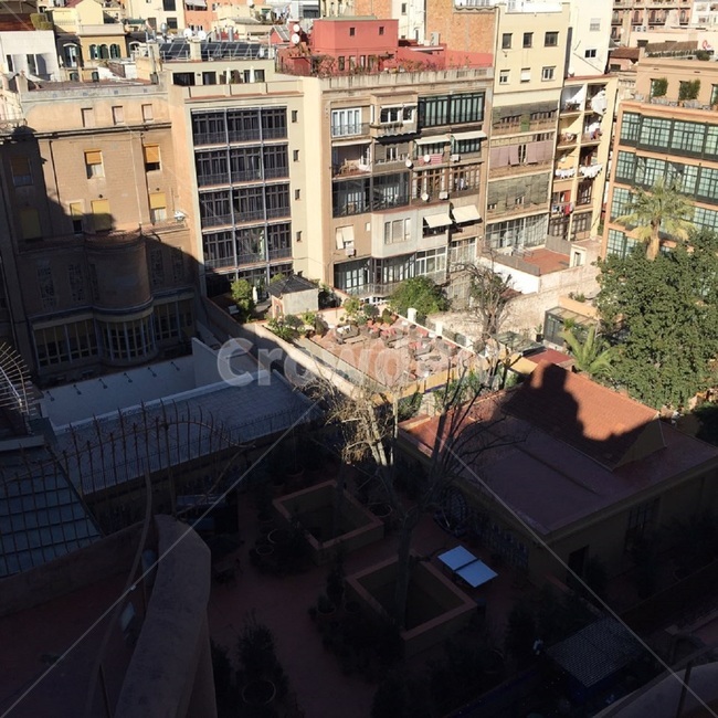 바르셀로나,스페인,spain,bercelona,빼곡한,번잡한,동생과함께,황토색,brown,건축물,건물외관,exterior,building,structure,architecture,construction