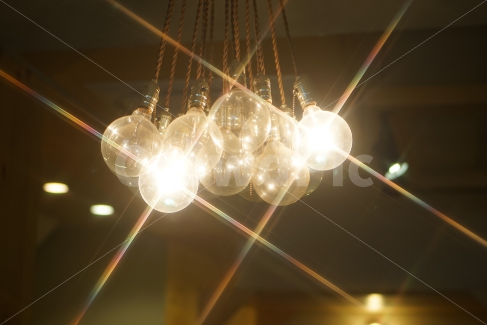 전구,조명,빛,무지개,빛갈라짐,인테리어,소품,lighting,인테리어,실내디자인,interior design,사물,물건,오브젝트,thing,object,matter,감성,sensible,feeling