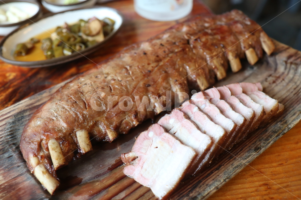 고기,육류,장작구이,고깃집,고기집,등갈비,삼겹살,등갈비구이,삼겹살구이,식사,음식,음식,식재료,요리,food,cook,meal,dishes,food reserves,육류,고기,meat