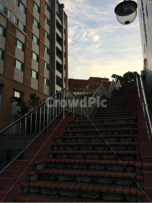 handrail,난간,banister,railing,staircase,노을,하늘,건물
