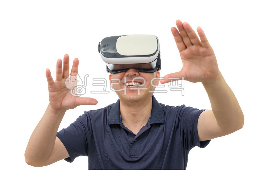 virtual reality,education,Nukki,One,smile,gesture,signs,cyberspace,information and communication,innovatory,Adult,Smart era,man,innovation,virtual reality simulator,wearable,headset,virtual reality headset,technology,it,portrait,korean,high tech,middle ag