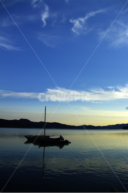 강,하늘,구름,풍경,나룻배,배,사공,노을,sunset,color,자연,풍경,nature,landscape,transportation,교통,watercraft,선박,vehicle,차량,outdoors,옥외