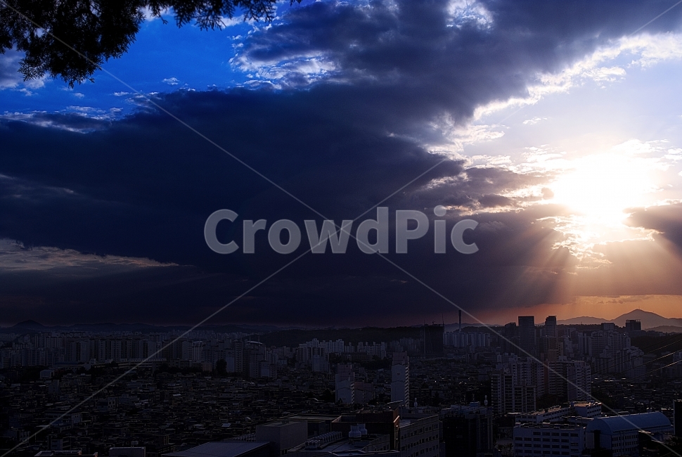 풍경,야경,조명,하늘,구름,view,nightview,light,landscape,sky,빛내림,태양,아파트,건물,볼링핀,도시,풍경,city,landscape,한국도시풍경,한국도시경관,korea cityscape,flare,플레어,빛,nature,자연,outdoors,옥외