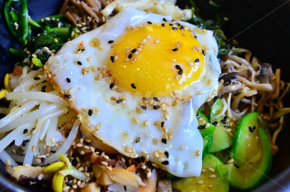 나물비빔밥,돌솥비빔밥,계란후라이,한식,먹방,한국전통,한국문화,korean traditional,korean culture,음식,식재료,요리,food,cook,meal,dishes,food reserves,한식,한국음식,한국요리,korean food,korean dishes,korean meal,korean cook